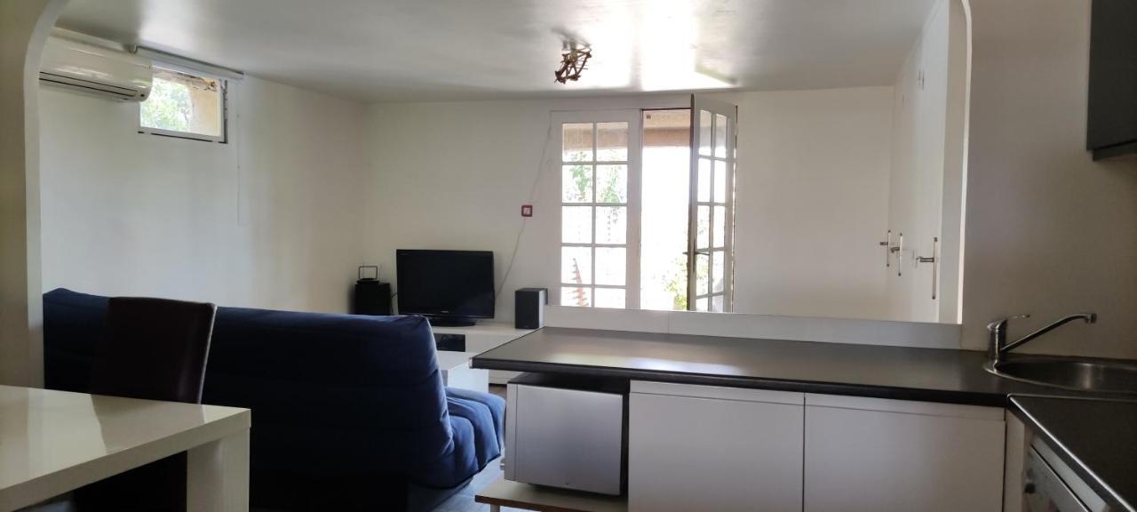 Studio L'agasso Prouvenco Appartamento La Crau Esterno foto