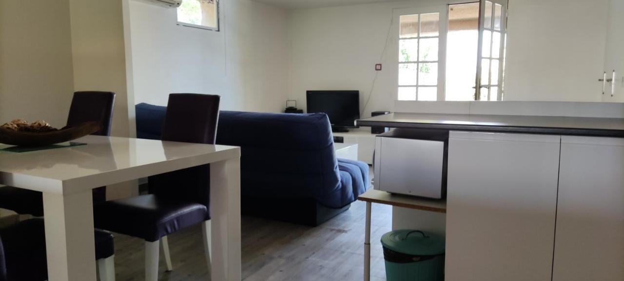 Studio L'agasso Prouvenco Appartamento La Crau Esterno foto